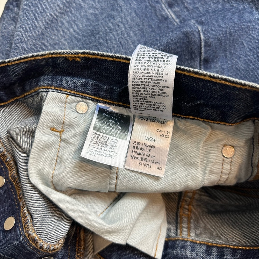 Levi's Mid Wash Blue Jean Shorts - Picture 11 of 14